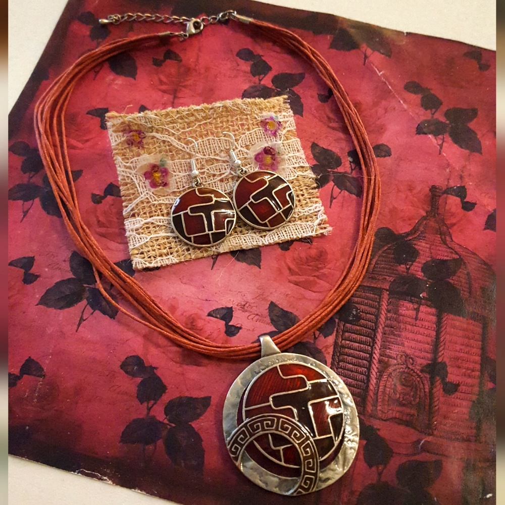 Red and Black Pendant Necklace and Dangle Earrings Jewellery Set